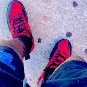 Jordan 12 retro reverse flu game size 8.5 they are in good condition